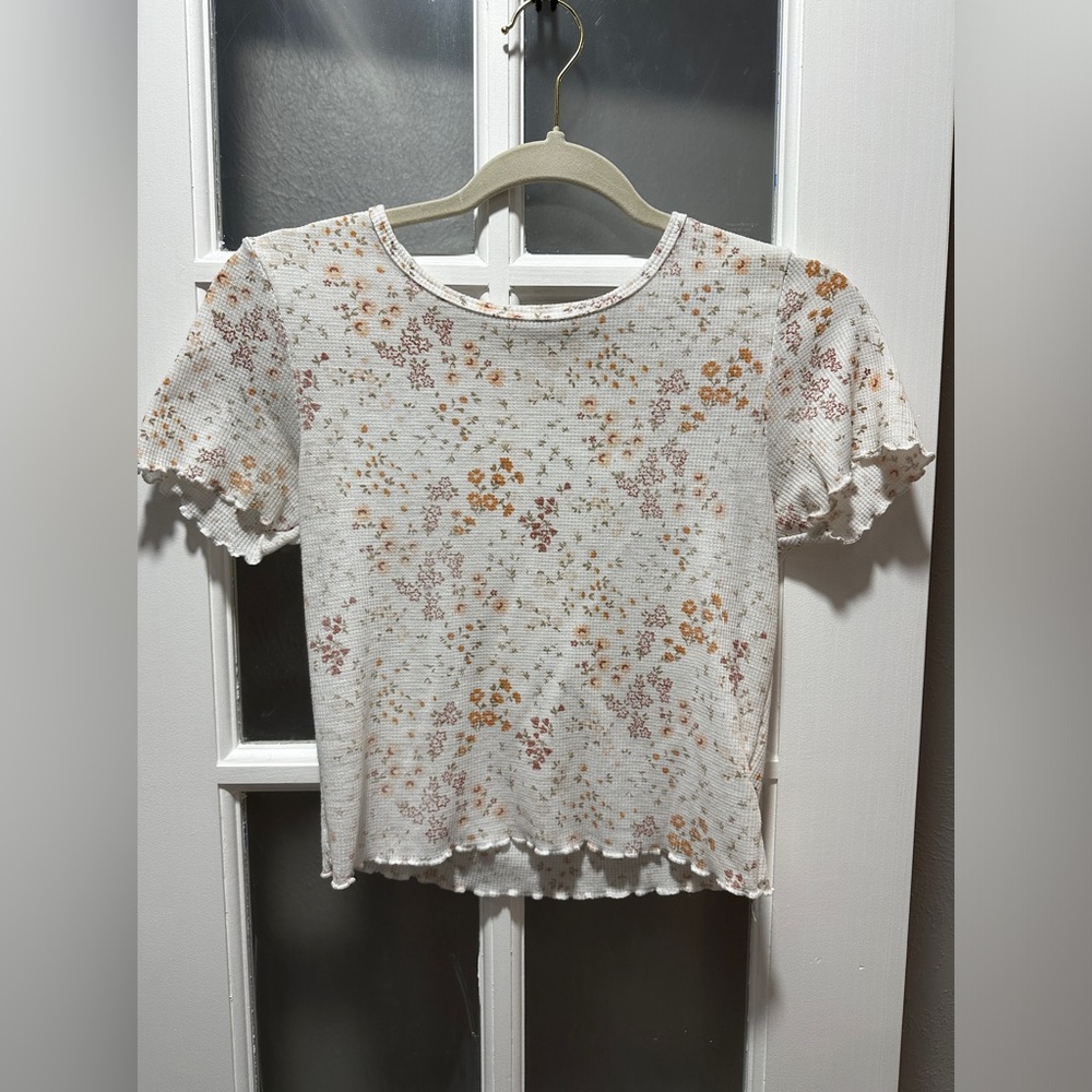 American Eagle Outfitters Cream Floral Print Crop T-Shirt - Picture 3 of 7